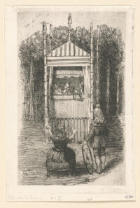 Deux enfants regardent un castelet de marionnettes à gaine